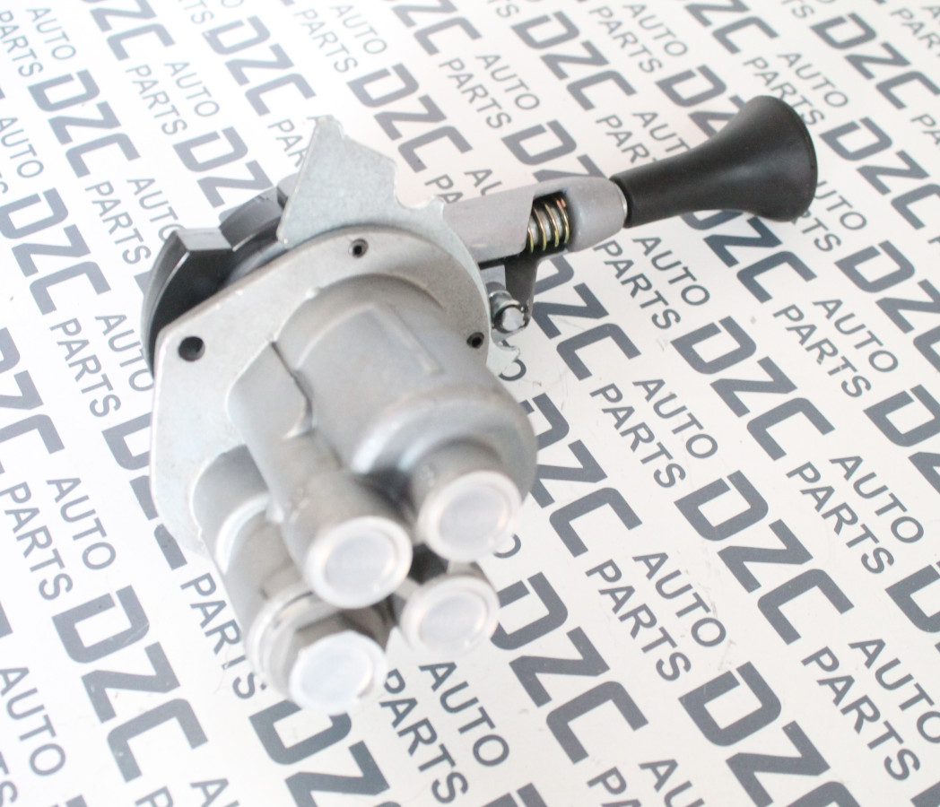 Кран ручного тормоза 4-х выводной DZC